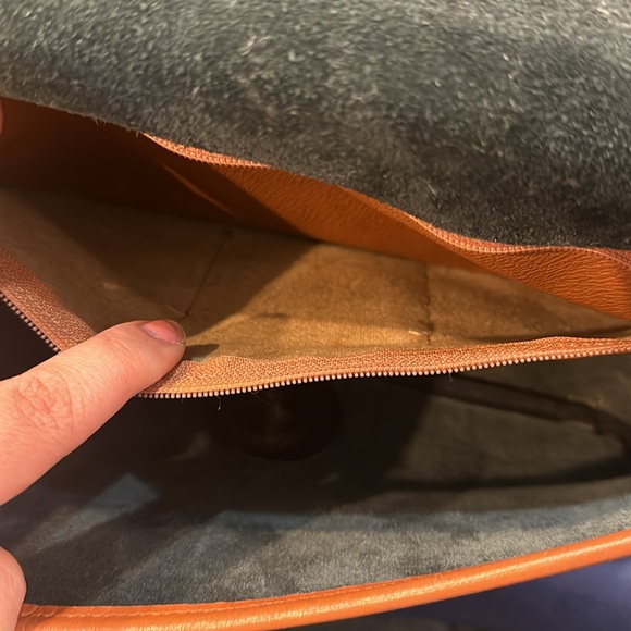 Dooney and bourke vintage crossbody - Picture 10 of 10